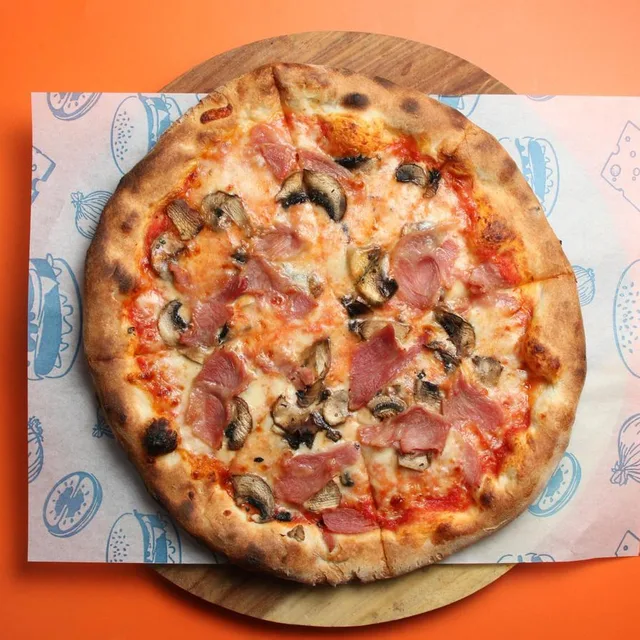 Photograph of the Prosciutto e Funghi